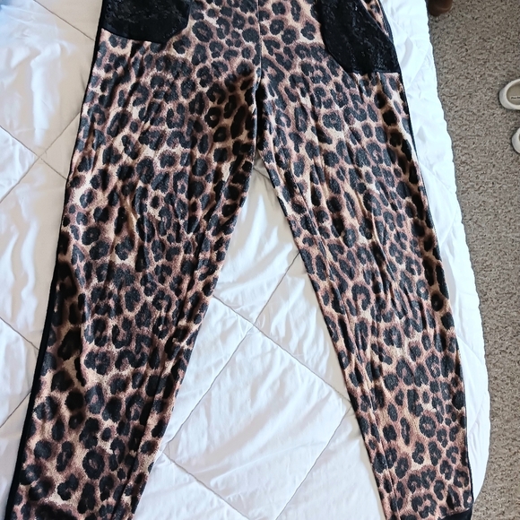 Cheetah sweat pants - Picture 3 of 9
